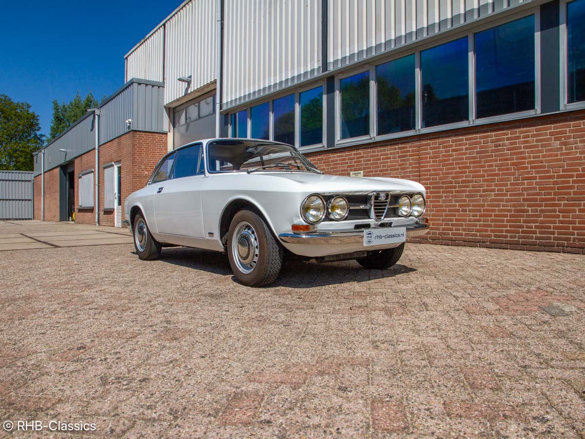 Alfa Romeo 1750 GTV