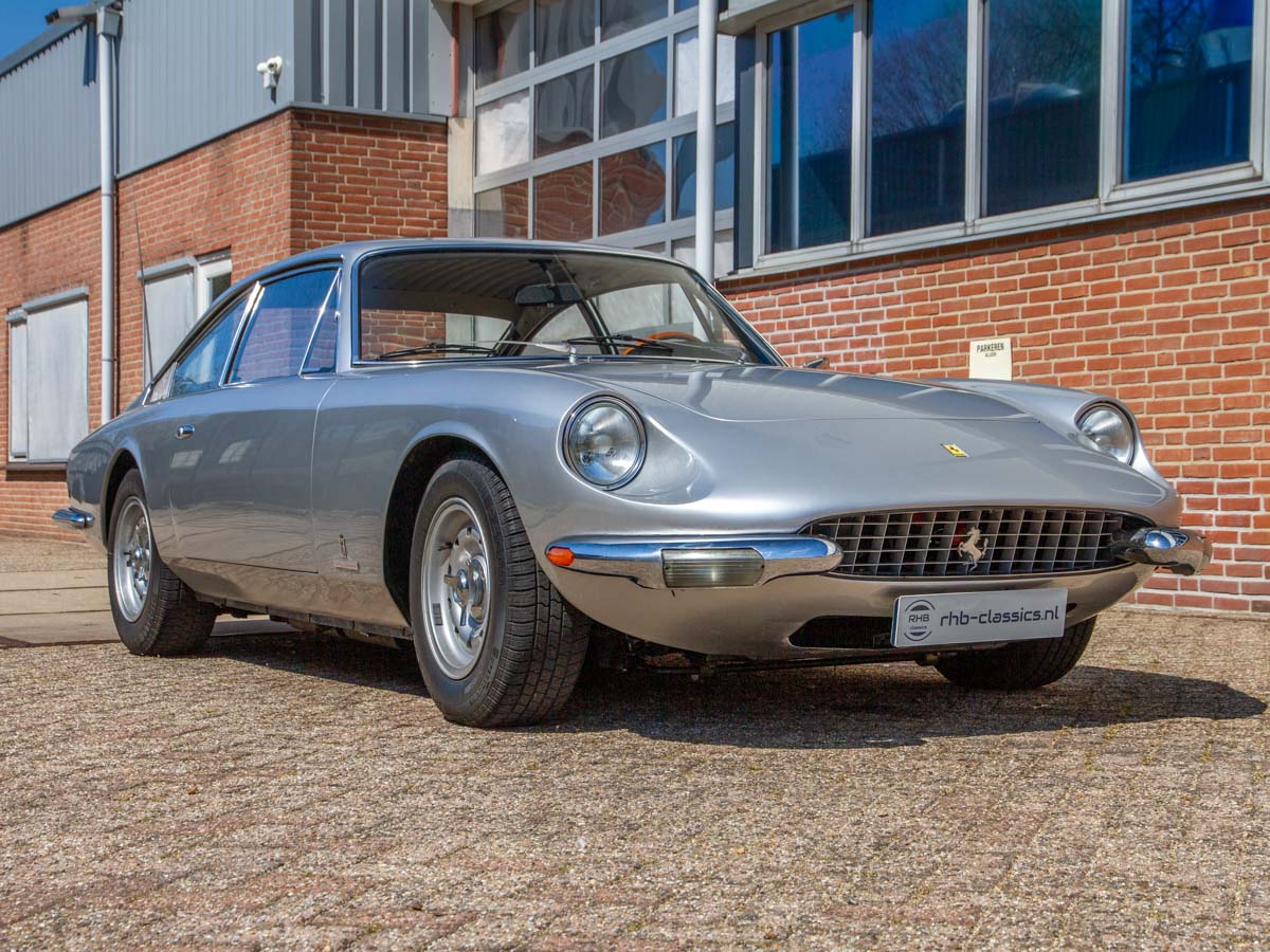 Ferrari 365 2+2 Queen Mary