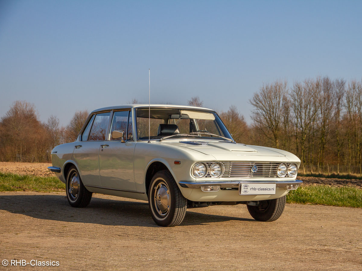 Mazda 1800 Luce Deluxe